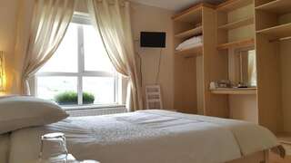 Отели типа «постель и завтрак» An Charraig Ban Ардара Двухместный номер Делюкс с 1 кроватью и ванной-13